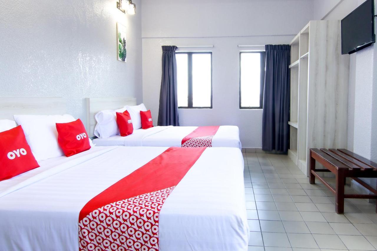 Oyo 89846 Lotus Inn Hotel Malacca Kültér fotó