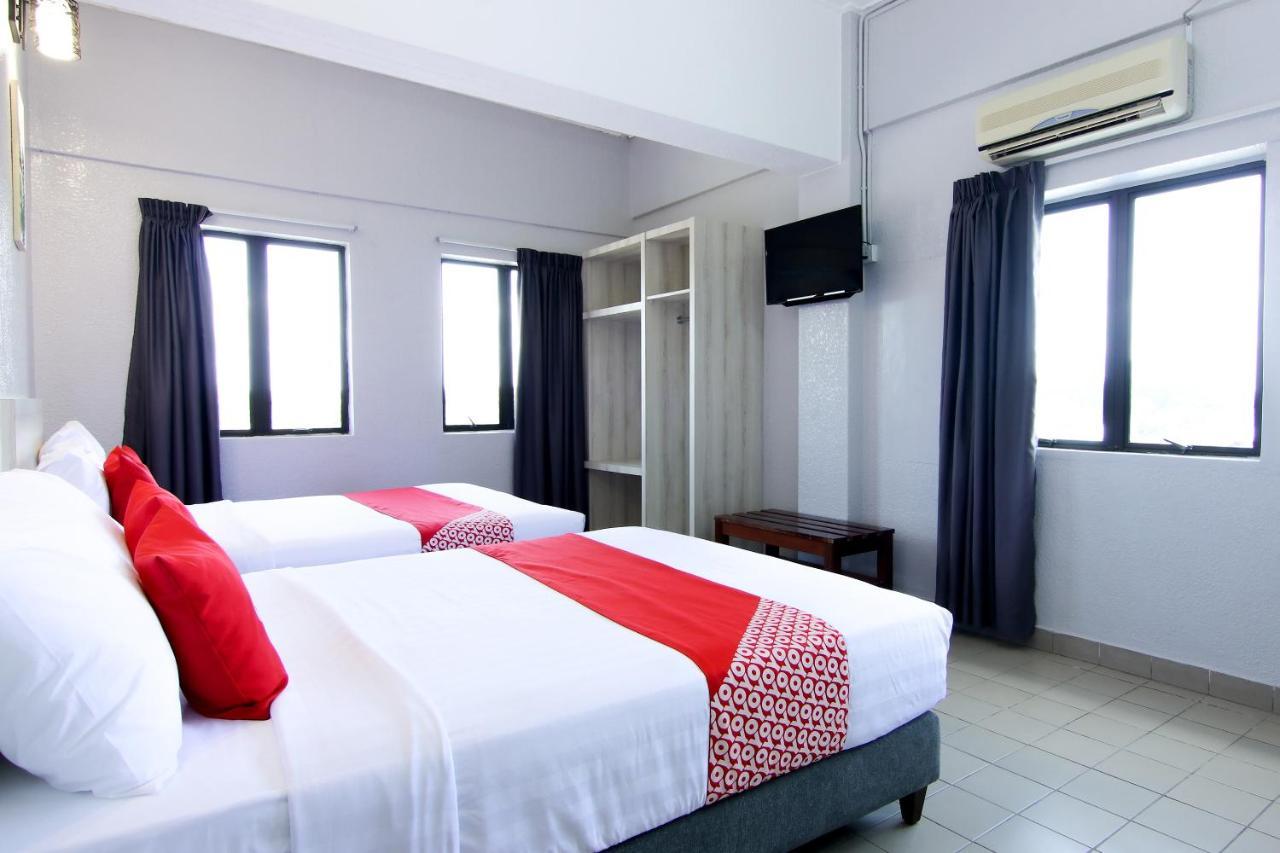Oyo 89846 Lotus Inn Hotel Malacca Kültér fotó