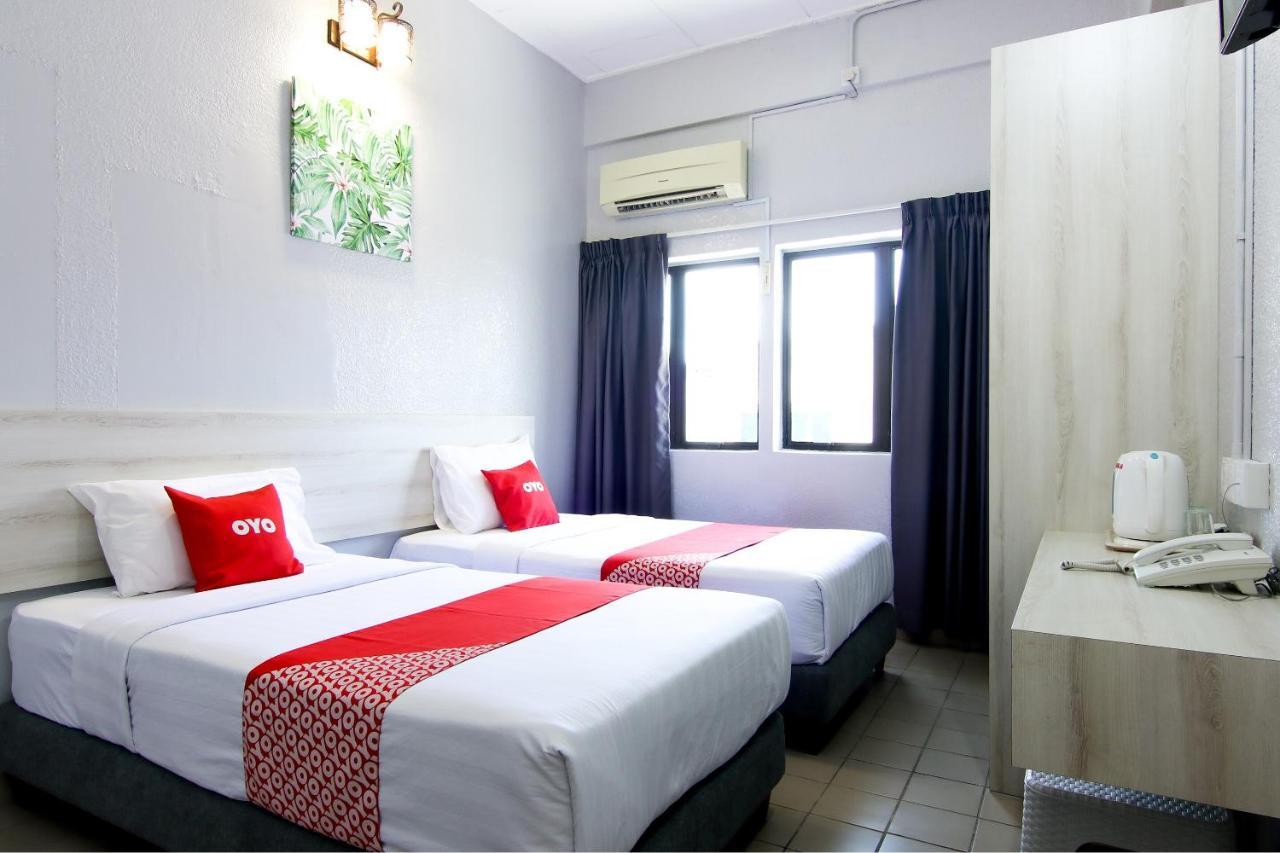 Oyo 89846 Lotus Inn Hotel Malacca Kültér fotó