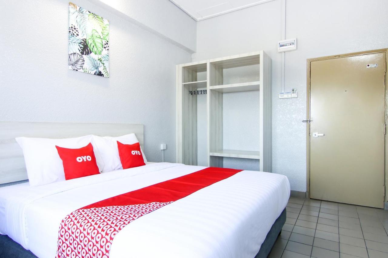 Oyo 89846 Lotus Inn Hotel Malacca Kültér fotó