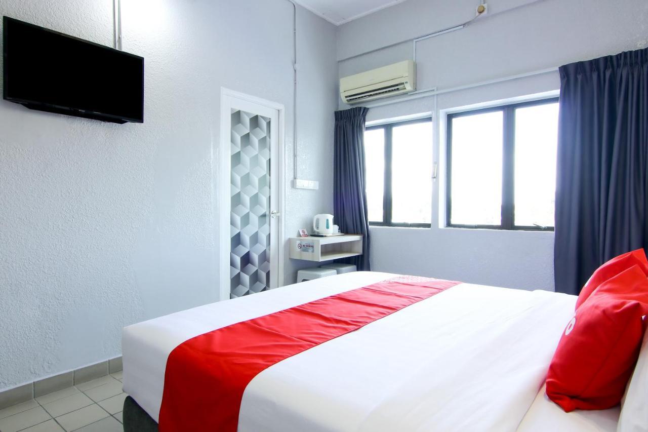 Oyo 89846 Lotus Inn Hotel Malacca Kültér fotó