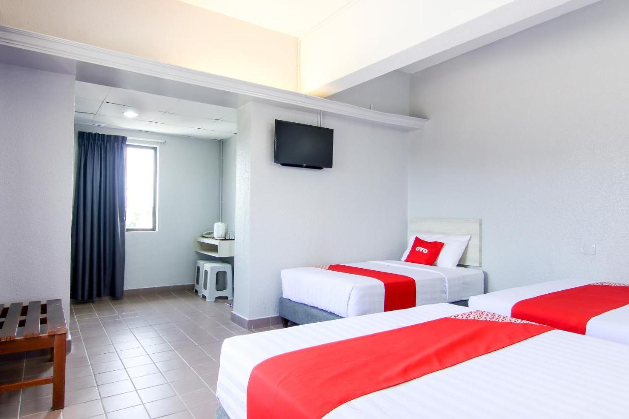 Oyo 89846 Lotus Inn Hotel Malacca Kültér fotó
