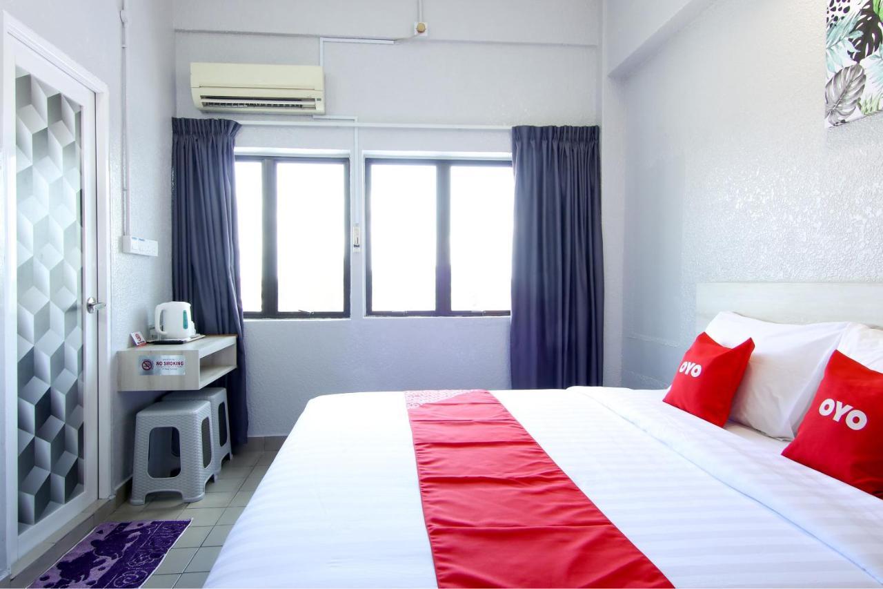 Oyo 89846 Lotus Inn Hotel Malacca Kültér fotó