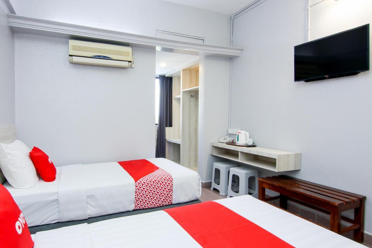 Oyo 89846 Lotus Inn Hotel Malacca Kültér fotó