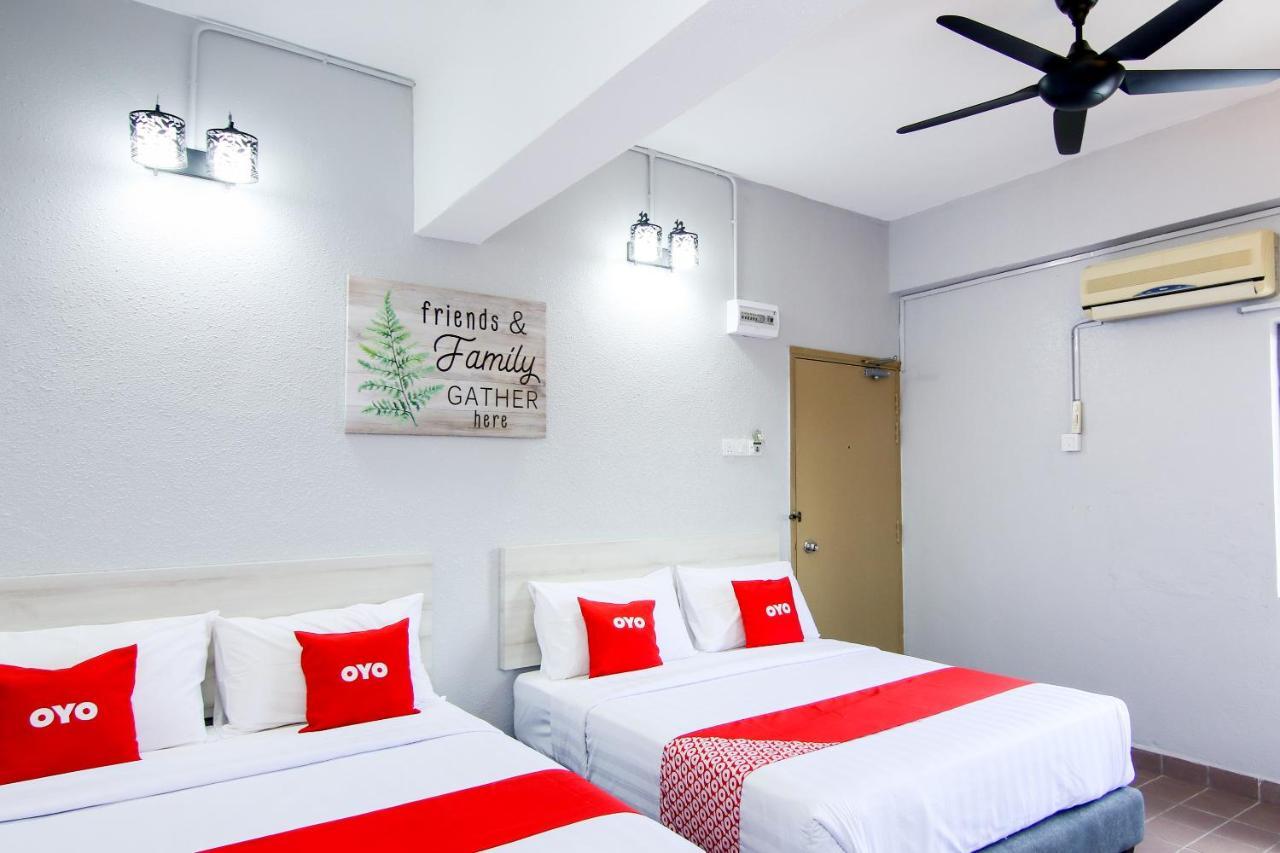 Oyo 89846 Lotus Inn Hotel Malacca Kültér fotó