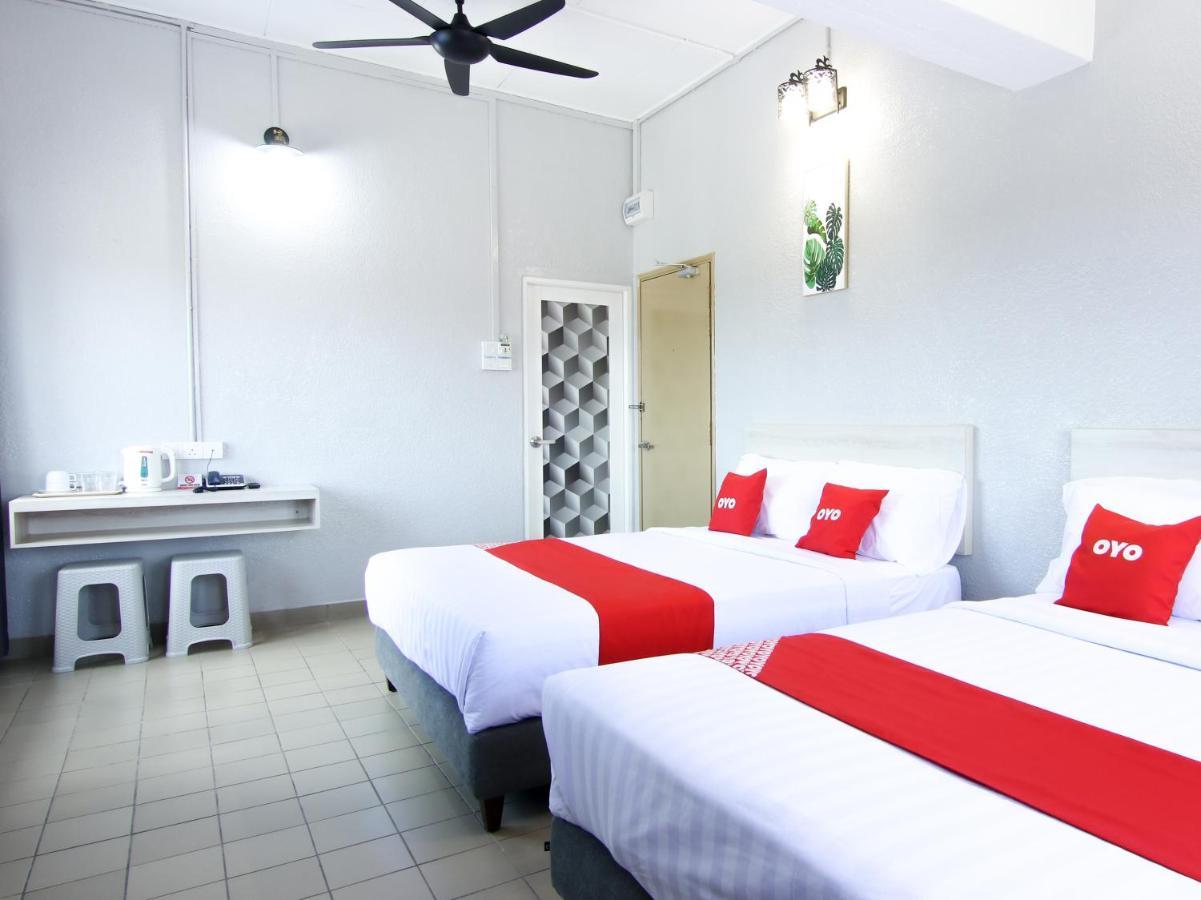 Oyo 89846 Lotus Inn Hotel Malacca Kültér fotó