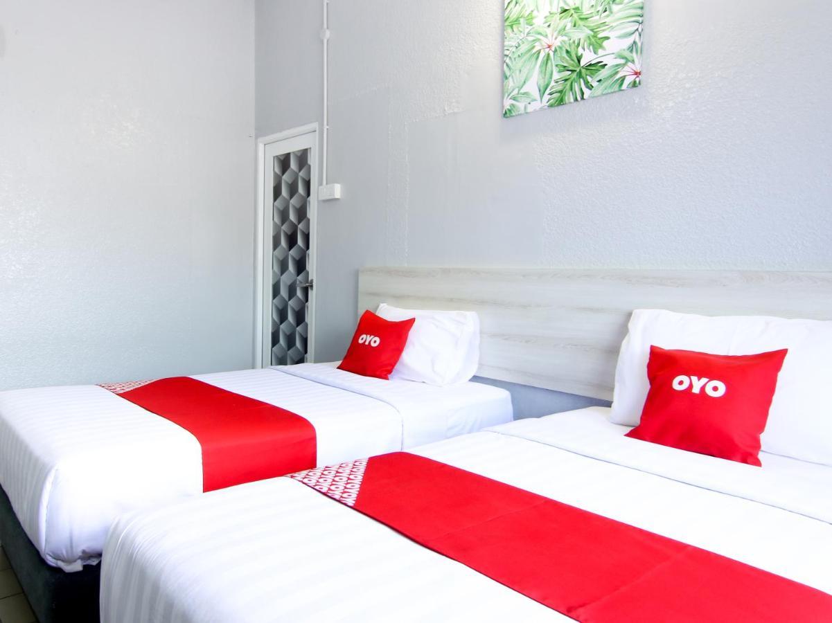 Oyo 89846 Lotus Inn Hotel Malacca Kültér fotó
