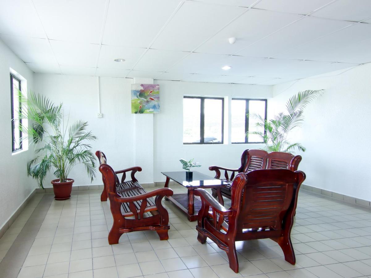 Oyo 89846 Lotus Inn Hotel Malacca Kültér fotó