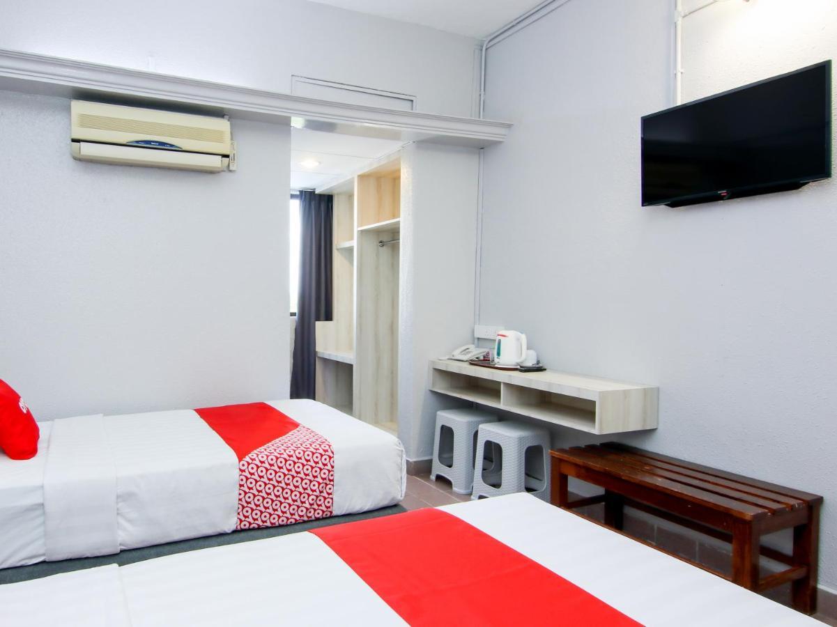 Oyo 89846 Lotus Inn Hotel Malacca Kültér fotó