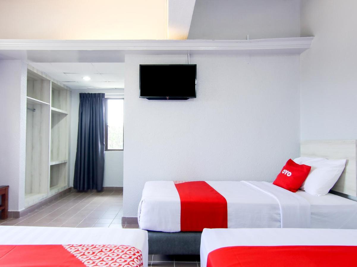 Oyo 89846 Lotus Inn Hotel Malacca Kültér fotó