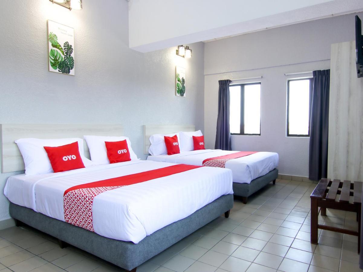 Oyo 89846 Lotus Inn Hotel Malacca Kültér fotó